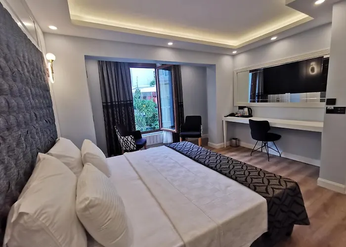 Luxx Garden Hotel